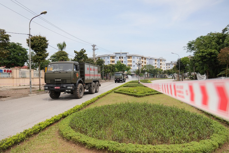 Hà Nội: Phun khử khuẩn toàn bộ Bệnh viện Bệnh Nhiệt đới cơ sở Kim Chung Hà Nội: Phun khử khuẩn toàn bộ Bệnh viện Bệnh Nhiệt đới cơ sở Kim Chung