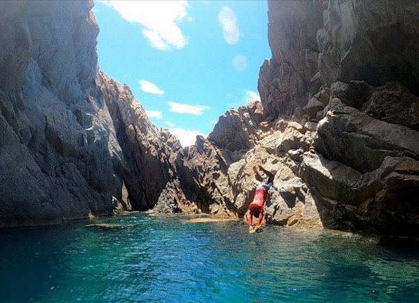 Khám phá hang động Nhơn Lý
