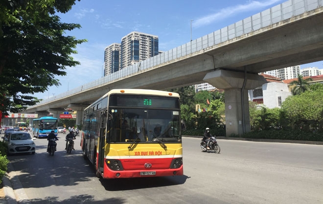 Hà Nội: Từ 15/7, xe buýt chạy 100% công suất Hà Nội: Từ 15/7, xe buýt chạy 100% công suất