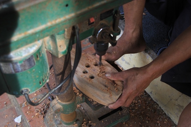 Nghệ nhân 40 năm “giữ hồn” cho chiếc bánh Trung thu truyền thống