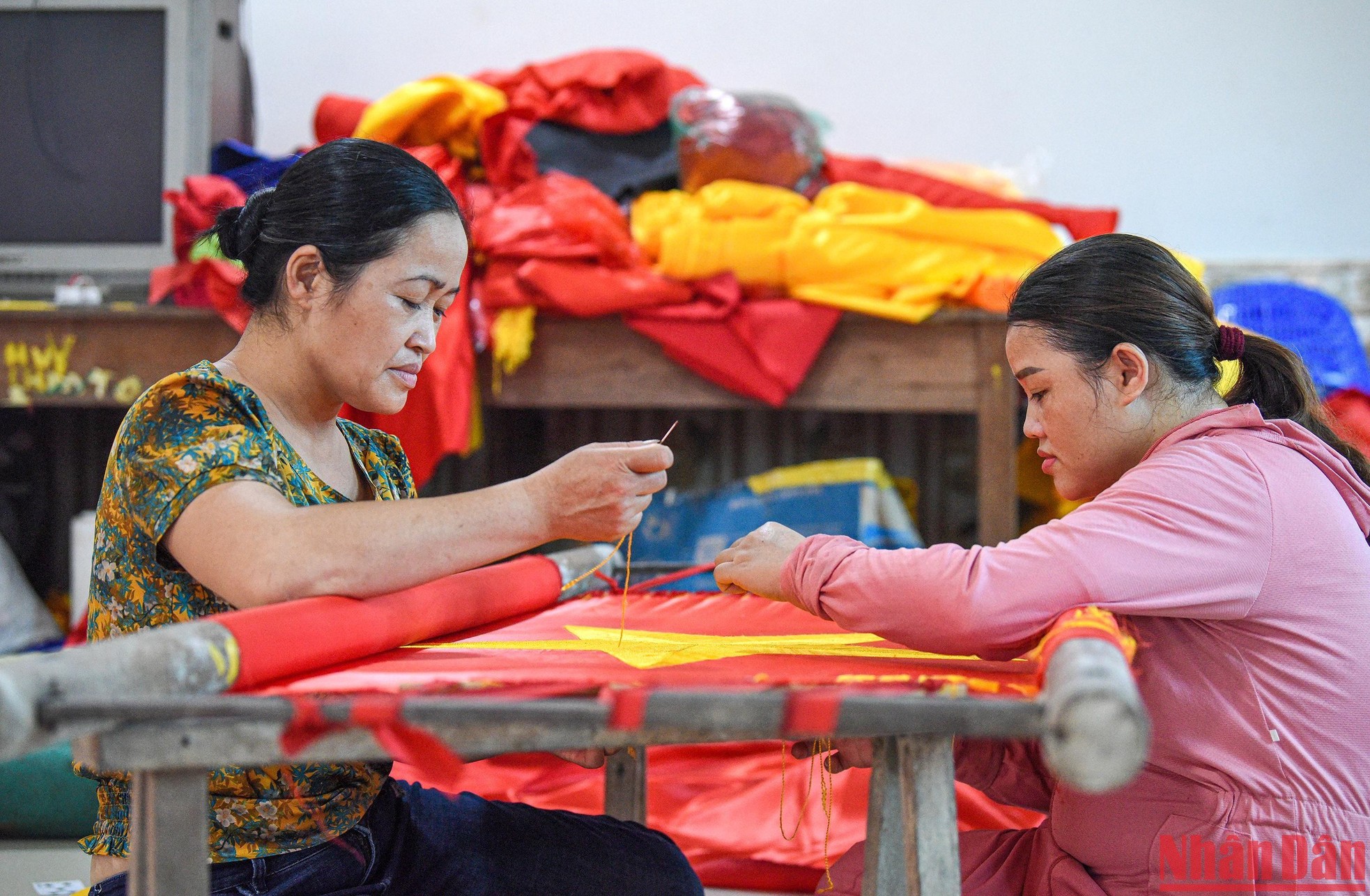Làng may cờ Tổ quốc