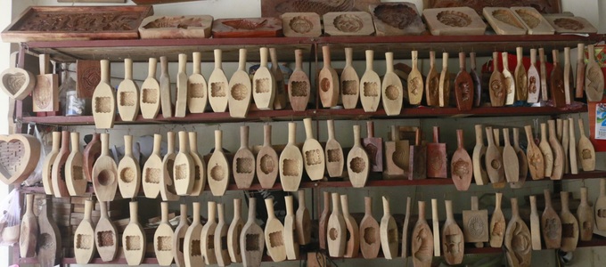 Nghệ nhân làm khuôn bánh trung thu rộng 2m vào mùa kiếm trăm triệu đồng - 2