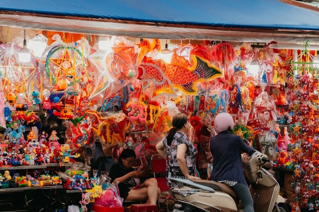 Check-in các con phố đèn lồng nổi tiếng ở ba miền