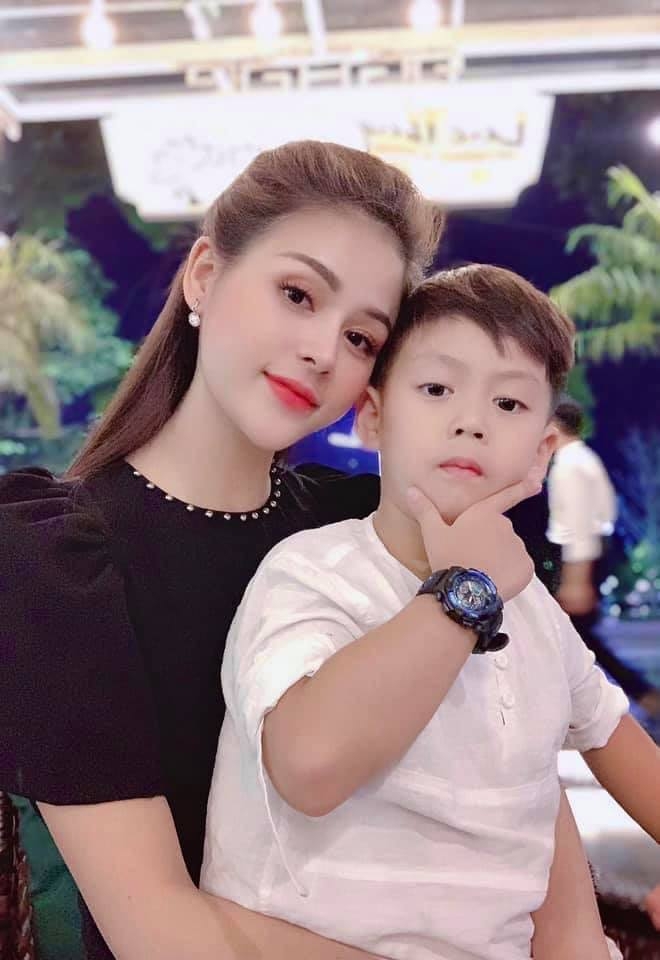 Sao Việt ngày 4/11: Dân mạng 