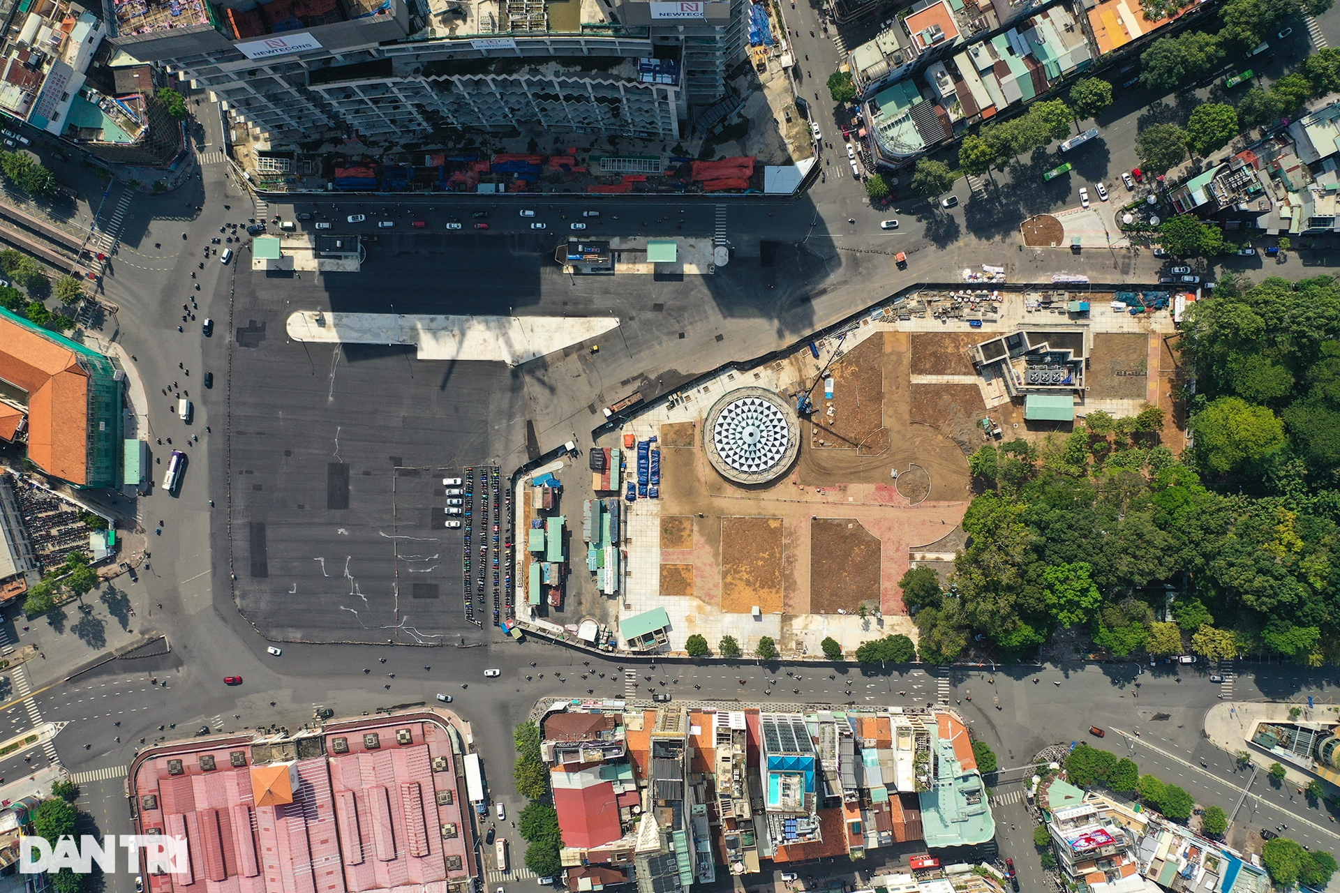Giếng trời khổng lồ hình hoa sen của metro Bến Thành - Suối Tiên - 2