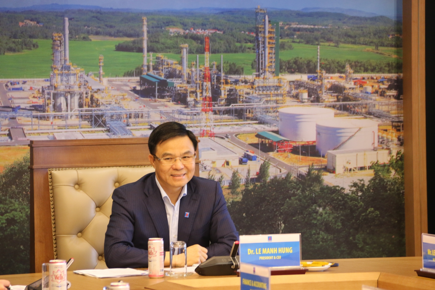 Tổng Giám đốc Petrovietnam Lê Mạnh Hùng giao ban trực tuyến với Tổng Giám đốc Zarubezhneft