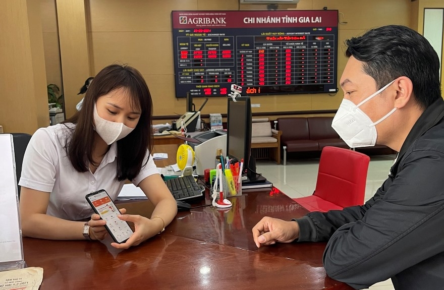 Tin ngân hàng ngày 5/8: Đến năm 2025 sẽ có 50% nghiệp vụ ngân hàng được số hóa