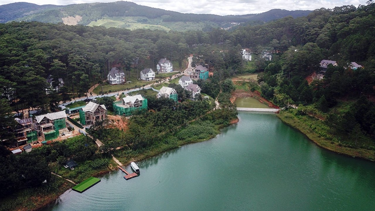 Tin nhanh bất động sản ngày 7/10: Hạ rừng phòng hộ 36 năm tuổi để làm đường dẫn vào khu du lịch Tin nhanh bất động sản ngày 7/10: Hạ rừng phòng hộ 36 năm tuổi để làm đường dẫn vào khu du lịch