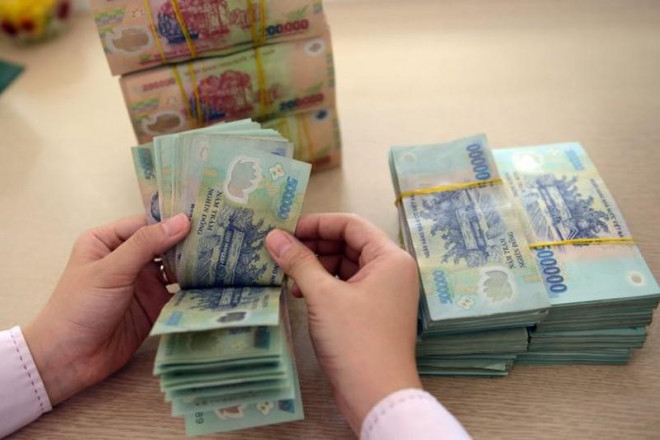 Tin ngân hàng ngày 3/10: NHNN tăng lãi suất điều hành để đối phó với áp lực phá giá VND
