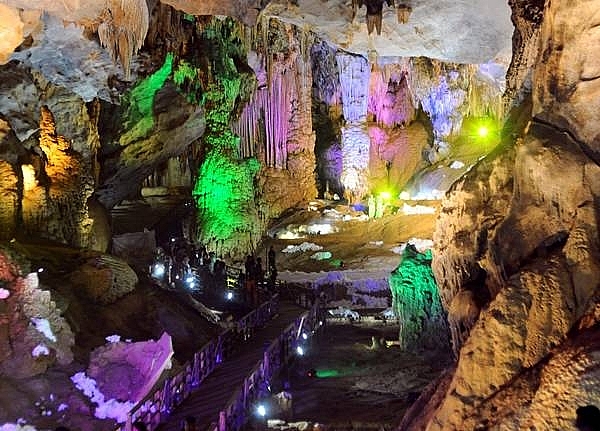kham pha top 6 hang dong dep nhat tai viet nam