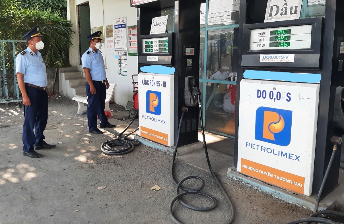 Vi phạm kinh doanh xăng dầu, một doanh nghiệp bị phạt 50 triệu đồng