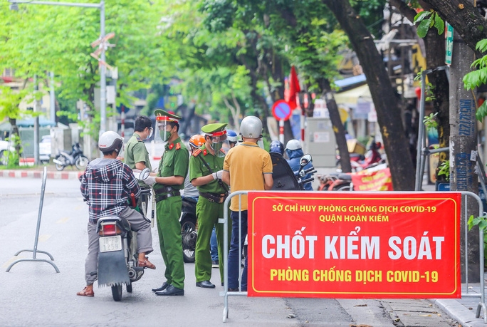 “Xét nghiệm là then chốt, vắc xin là căn cơ để thích ứng an toàn có kiểm soát”