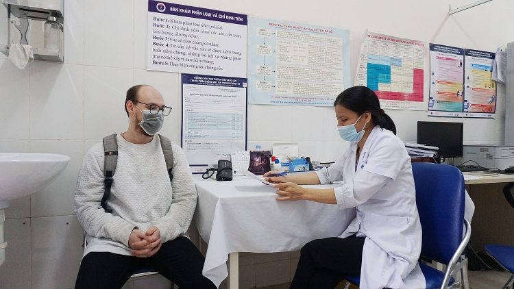 Hà Nội: Một buổi tiêm vaccin Covid tại phường Tây Mỗ