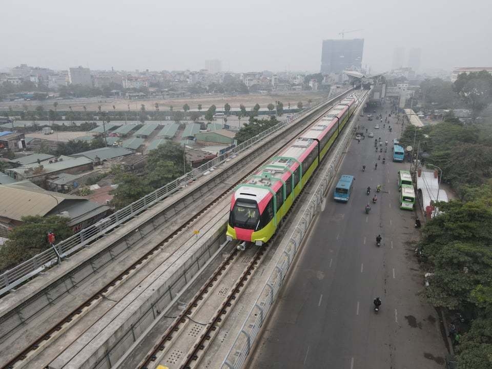 Tàu metro Nhổn - ga Hà Nội chạy thử với tốc độ tối đa 80km/h