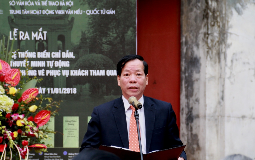 van mieu quoc tu giam ra mat bien chi dan va thuyet minh tu dong