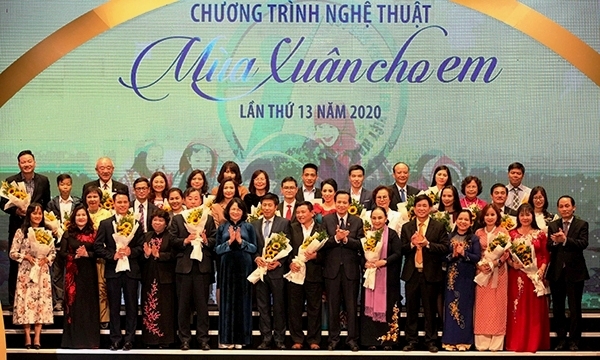 hon 114 ty dong mang xuan am den voi tre em ngheo co hoan canh kho khan