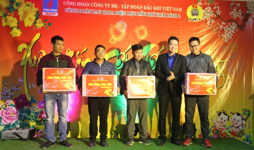 xuan gan ket tet sum vay tren cong truong nmnd thai binh 2