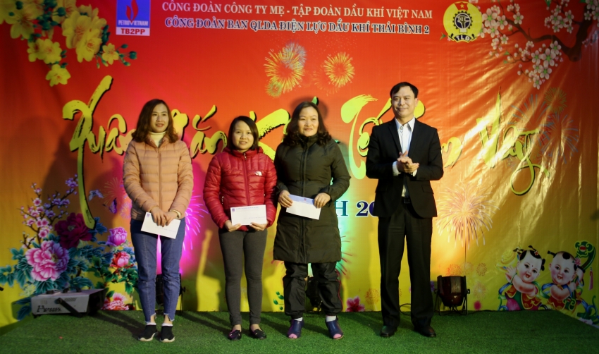 xuan gan ket tet sum vay tren cong truong nmnd thai binh 2