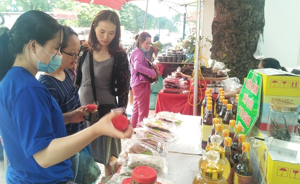 Hơn 100 gian hàng tham gia Tuần hàng Việt tại công viên Thống Nhất
