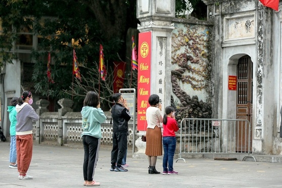 Hà Nội dừng các hoạt động tôn giáo, tín ngưỡng tập trung