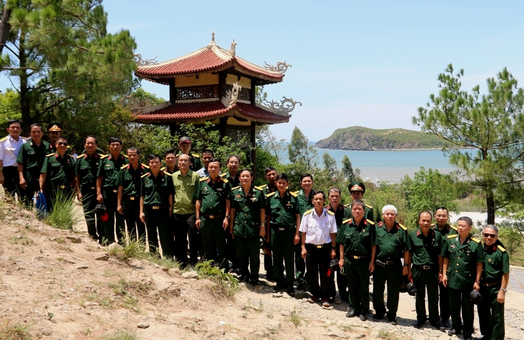 hoi ccb tap doan vieng mo dai tuong vo nguyen giap