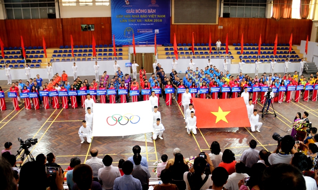 khai mac giai bong ban cup hoi nha bao viet nam lan thu xii nam 2018