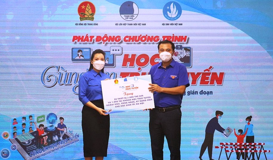 “Cùng em học trực tuyến” - Nâng niu triệu ước mơ học vấn không gián đoạn