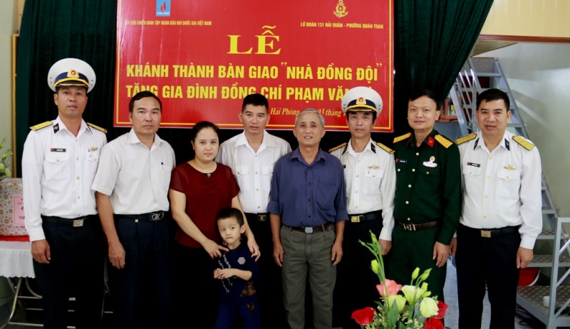 trao nha nghia tinh dong doi cho ccb hoan canh kho khan