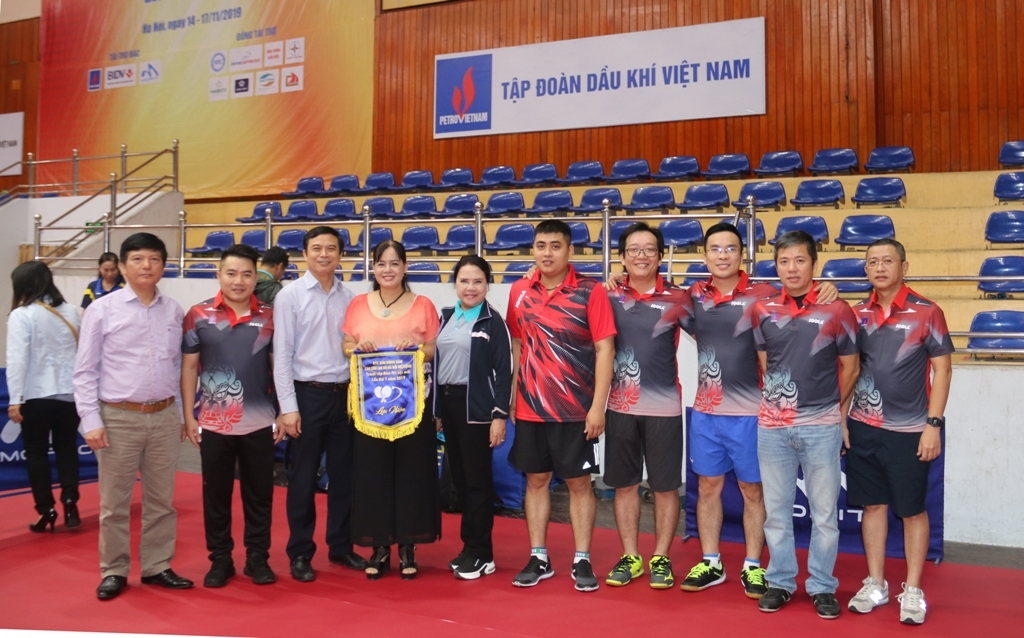 pvn tham gia giai bong ban tranh cup bao hanoimoi lan thu vii