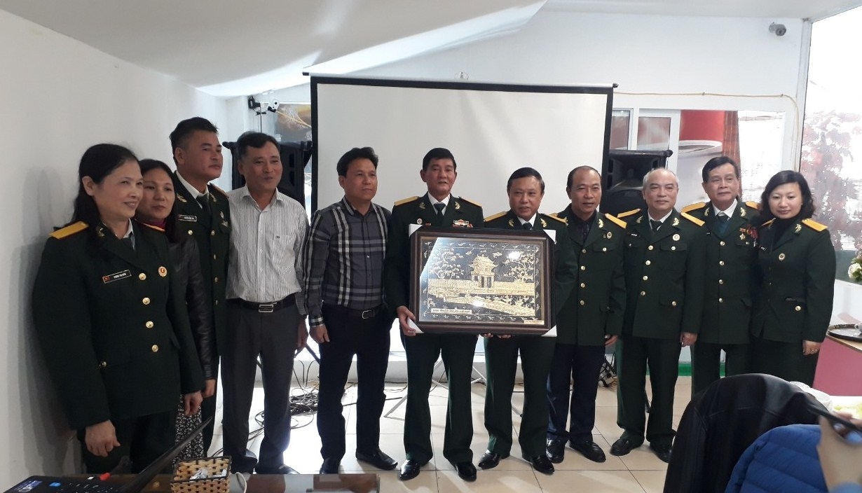Hội CCB PVI tổ chức hành trình về nguồn, giáo dục truyền thống