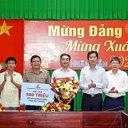 Petrovietnam hỗ trợ 500 triệu đồng để chăm lo Tết cho người nghèo tỉnh Sóc Trăng