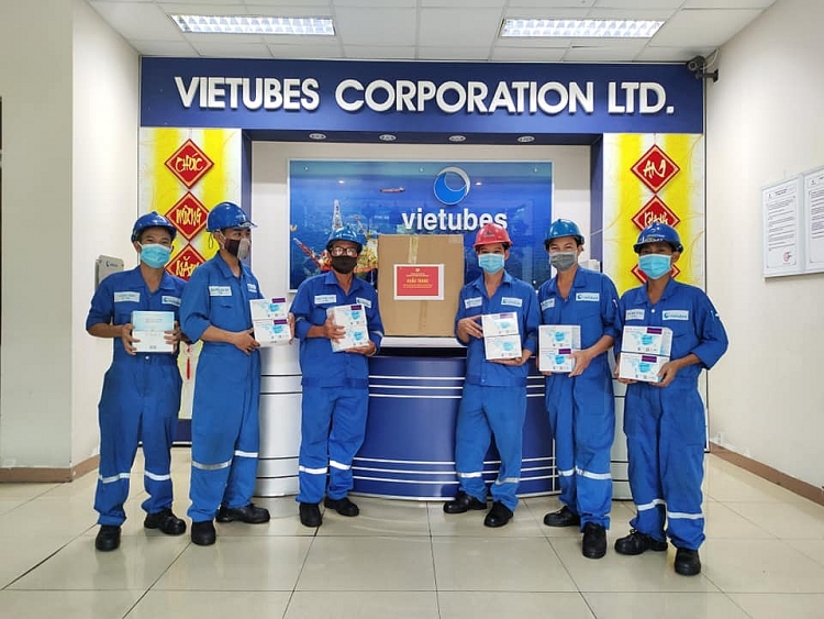 Công đoàn PV Drilling cấp phát 5.230 hộp khẩu trang cho người lao động