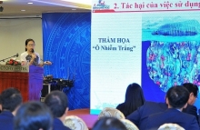 trao giai mot hanh dong nho voi rac thai nhua lon