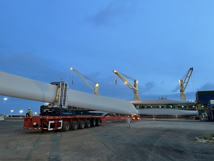 PV Shipyard đón tàu chở thiết bị điện gió siêu trường siêu trọng của Dự án Tân Ân
