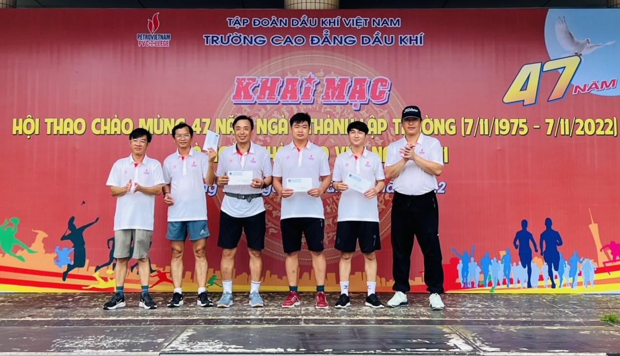 Khai mạc Hội thao chào mừng 47 năm ngày thành lập Trường Cao đẳng Dầu khí