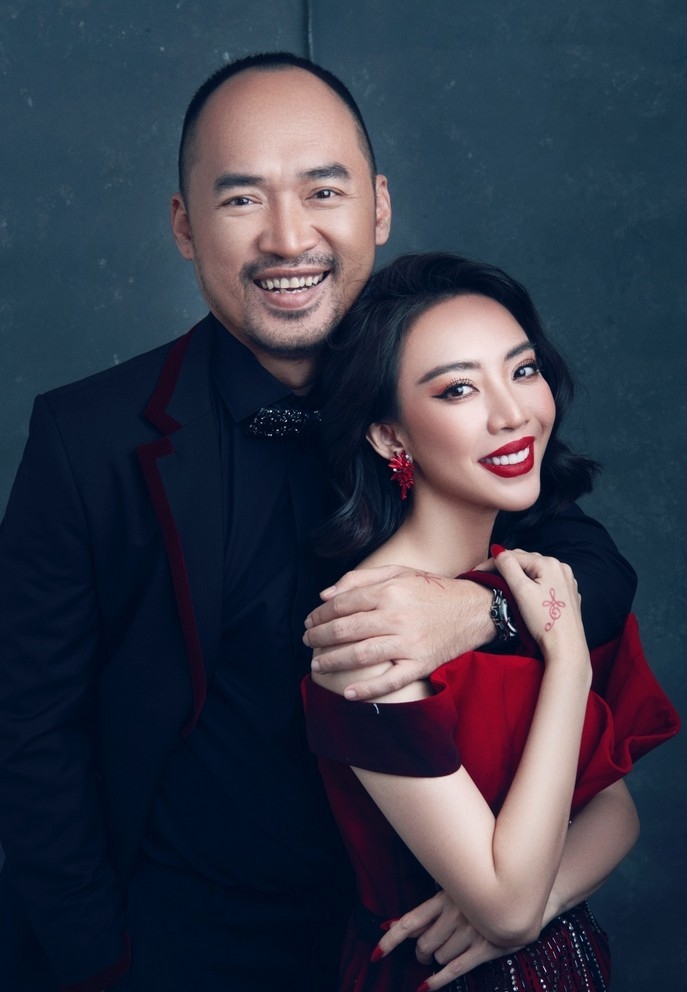 Sao Việt ngày 12/1/2022: Thu Trang - Tiến Luật tình tứ khoe ảnh kỷ niệm sau thời gian gắn bó