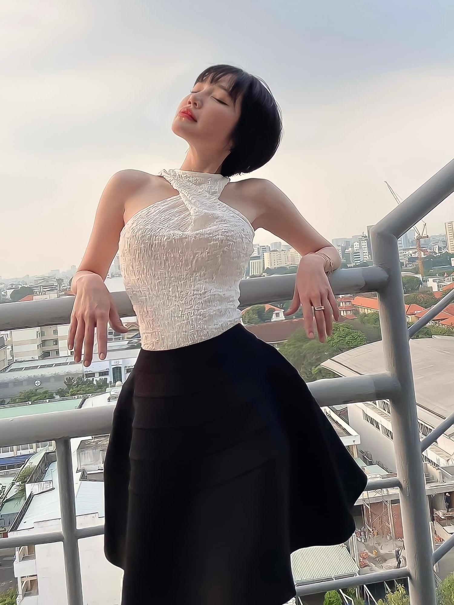 Sao Việt ngày 13/1/2022: JayKii hào hứng khoe ảnh gia đình cùng bố vợ