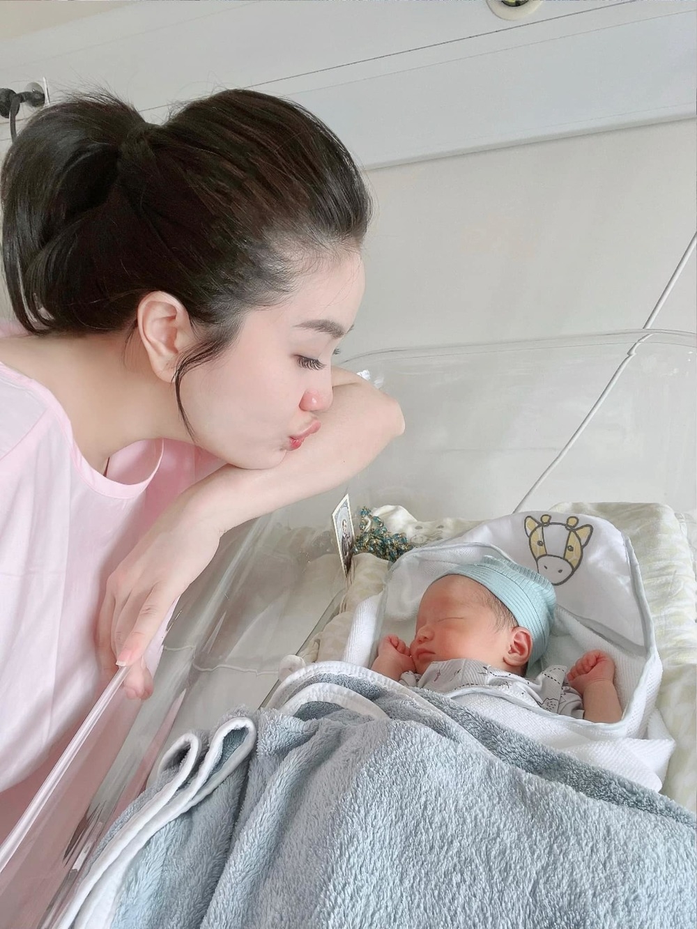 Sao Việt ngày 17/1/2022:  Hoàng Yến Chibi gửi thông điệp cảm động trong MV mới