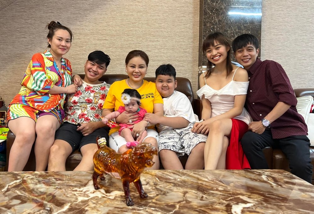 Sao Việt ngày 5/2/2022: Danh tính người đàn ông cầu hôn Midu Sao Việt ngày 5/2/2022: Danh tính người đàn ông cầu hôn Midu