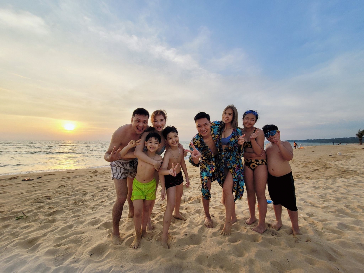 Sao Việt ngày 11/2/2022: Ngọc Trinh, Diệu Nhi lộng lẫy cùng xuất hiện tại sự kiện