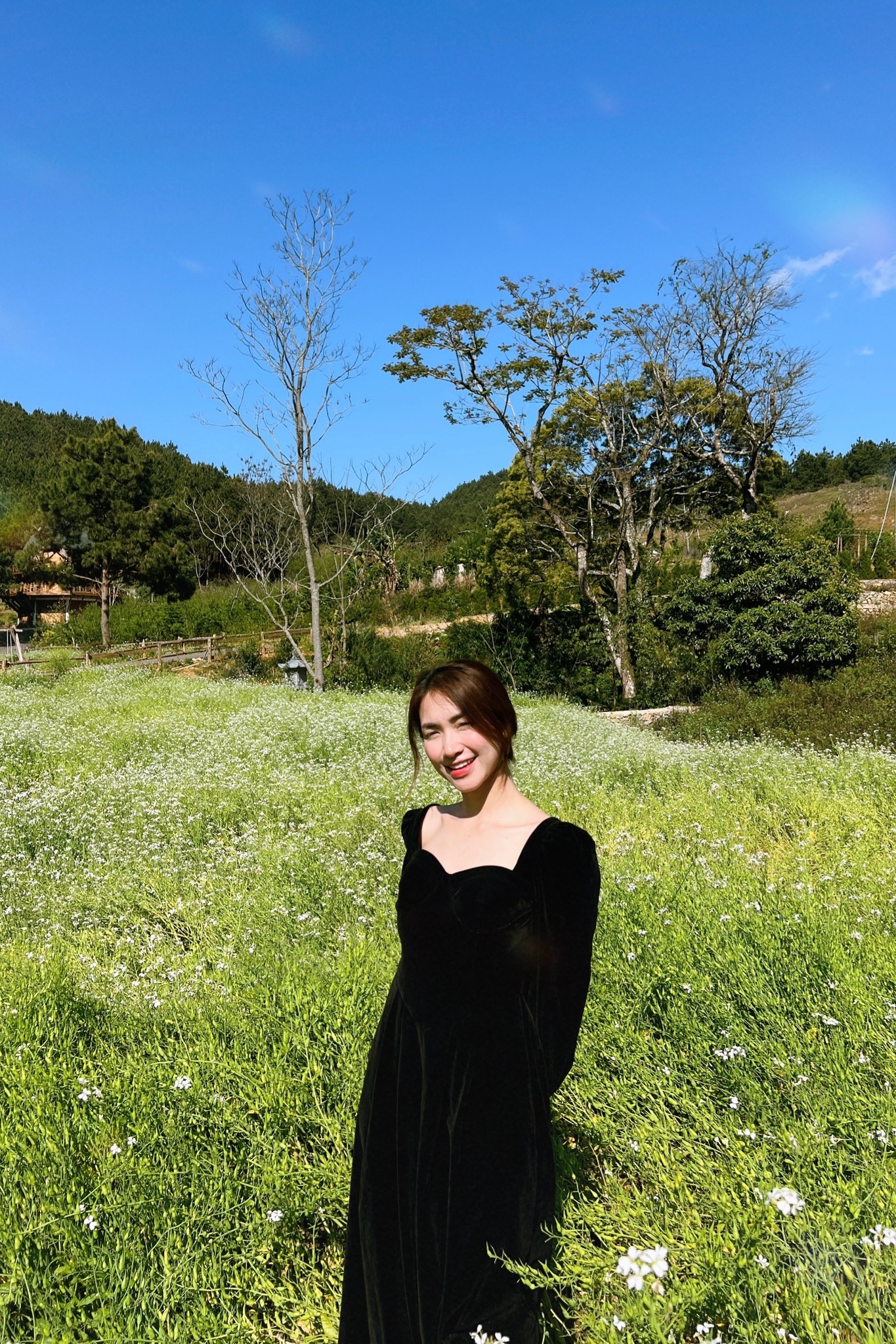 Sao Việt ngày 22/2/2022: Ngọc Trinh 