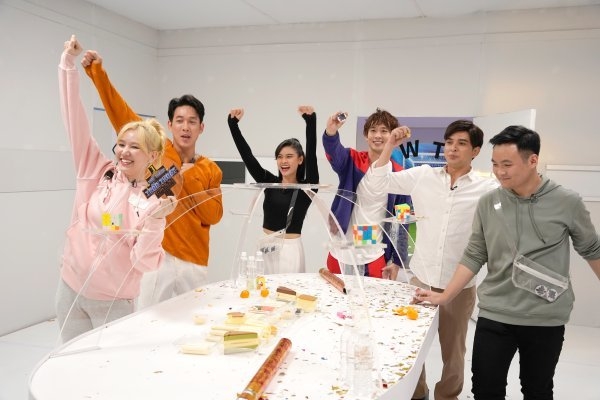 Sao Việt ngày 26/2/2022: Hình ảnh mới nhất của nghệ sĩ Công Lý sau thời gian rời viện