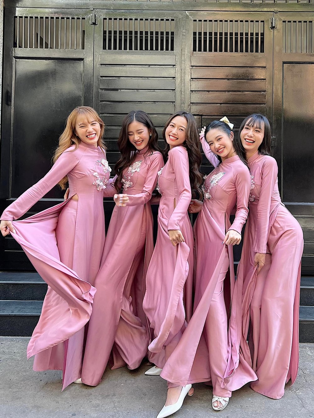 Sao Việt ngày 28/2/2022: Thiếu gia Minh Hải xuất hiện đầy tâm trạng hậu chia tay Hòa Minzy