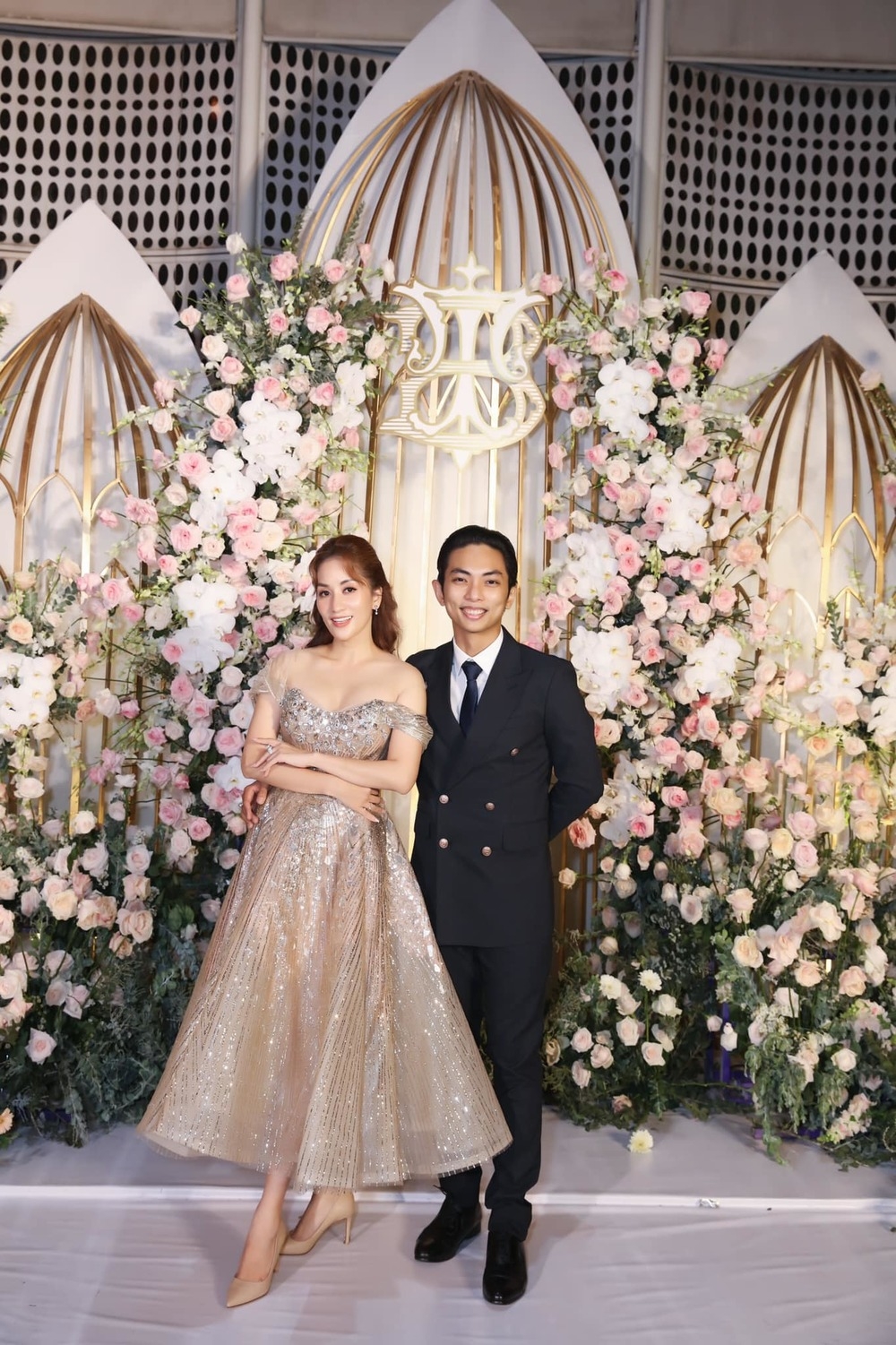 Sao Việt ngày 2/3/2022: Phương Mỹ Chi trở thành đại sứ Lễ hội Áo dài