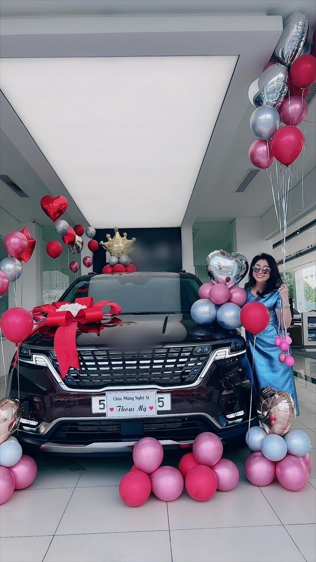 Sao Việt ngày 6/3/2022: Lan Khuê khoe căn biệt thự view lộng lẫy