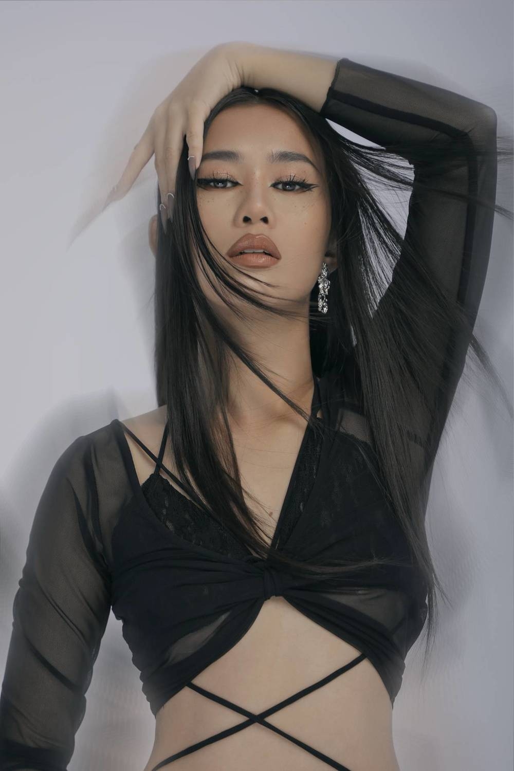 Sao Việt ngày 8/3/2022: Em gái Cẩm Ly bất ngờ 