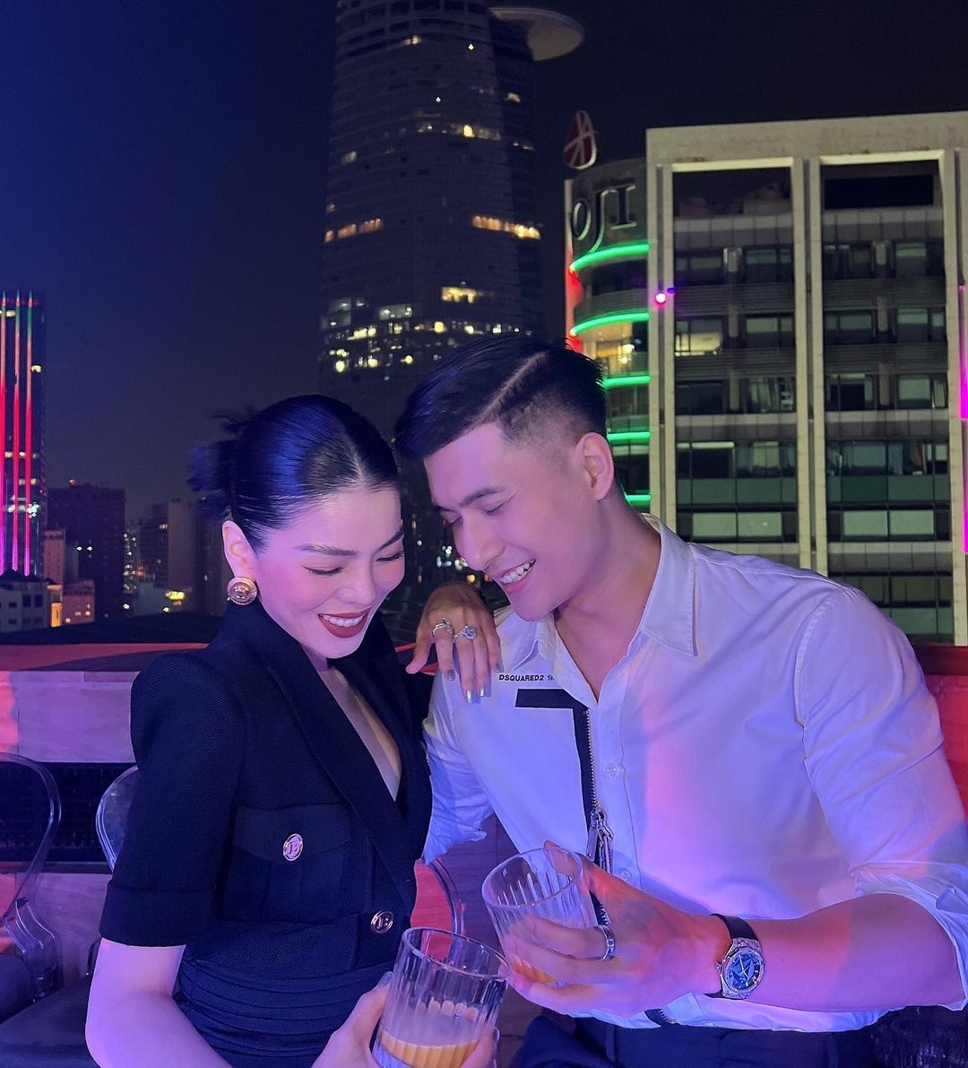 Sao Việt ngày 10/3/2022: MC Hoàng Oanh ly hôn chồng Tây?