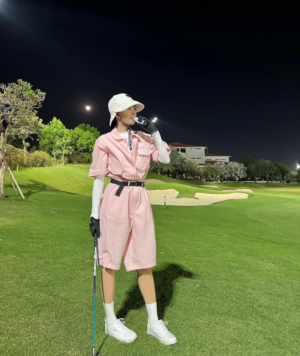 Sao Việt ngày 18/3/2022: Đức Phúc tham gia thiện nguyện giúp đỡ trẻ em mồ côi do Covid-19