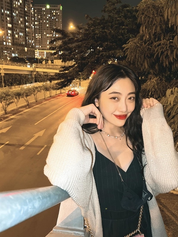 Sao Việt ngày 18/3/2022: Đức Phúc tham gia thiện nguyện giúp đỡ trẻ em mồ côi do Covid-19