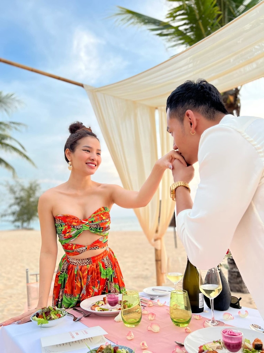 Sao Việt ngày 19/3/2022: Trương Quỳnh Anh giữa tin đồn hẹn hò với Chi Dân